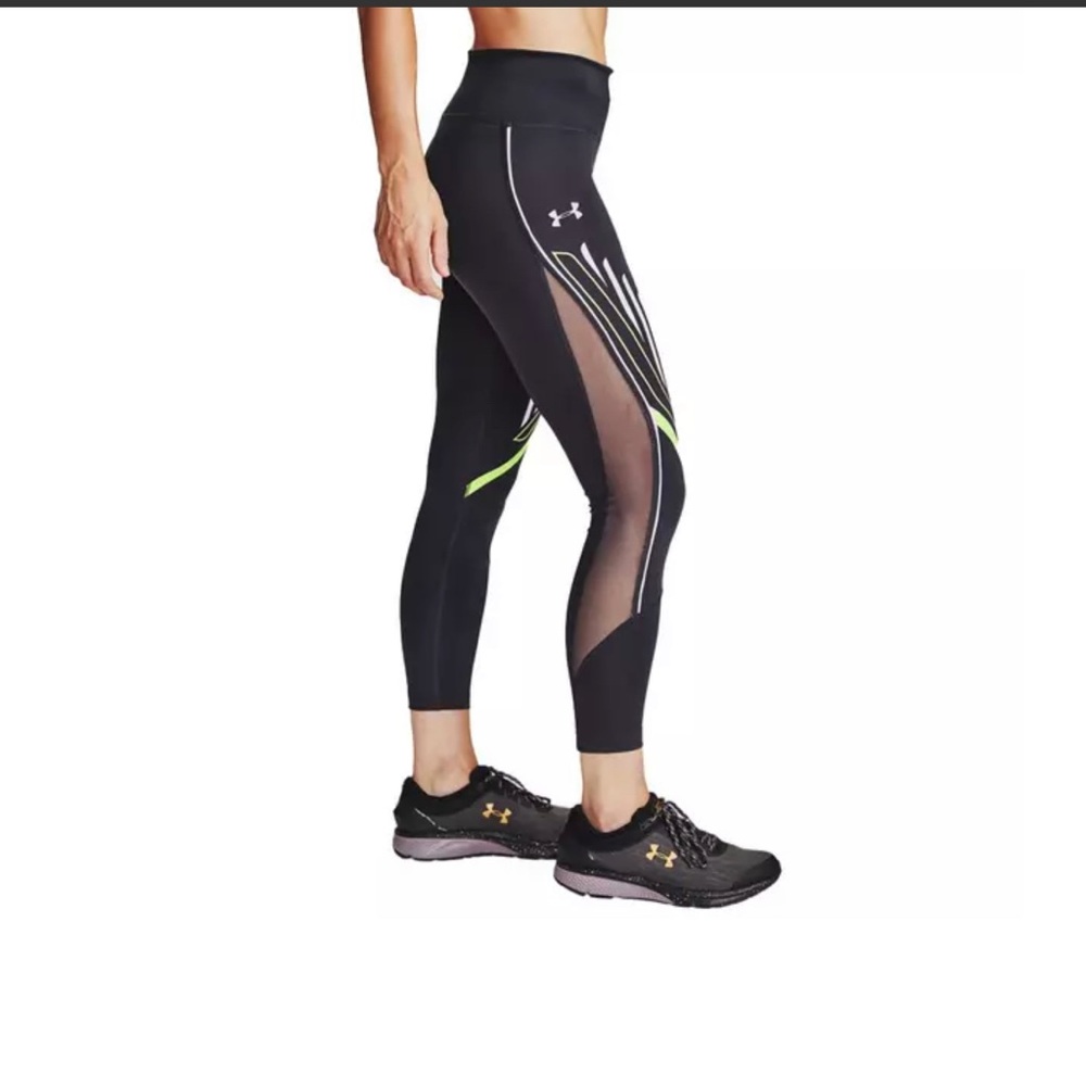 Under Armour Women's Qualifier Speedpocket Graphic Crop Leggings - S